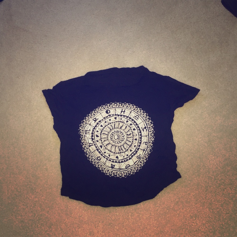 Detailed black shirt